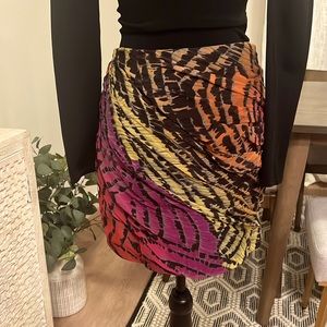 DIANE VON FURSTENBERG SILK SKIRT, SIZE 4